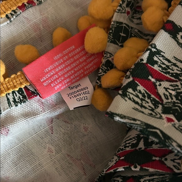 Opalhouse Jungalow Green and Yellow 60” x 120 Table Cloth - Picture 2 of 4